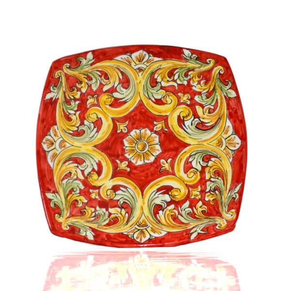 Piatto ornato rosso
