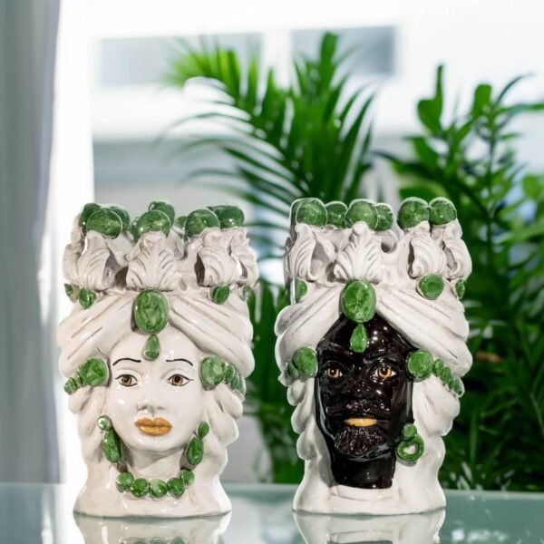 Coppia di Teste di moro h20 cm in ceramica di caltagirone sicilia dett.verde foglia