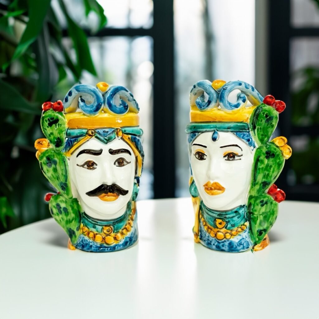 Coppia teste di moro h 15 cm in ceramica di caltagirone sicilia con fichi d'india